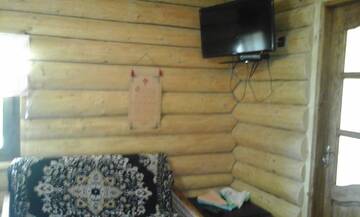 Фото номера Классический четырехместный номер Хостелы Farmstead Lisova г. Межгорье 3